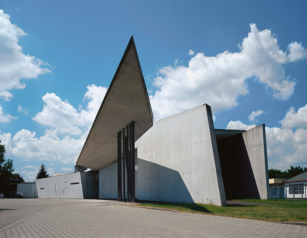 vitra-campus-feuerwehr-haus-zaha-hadid-4.jpg
